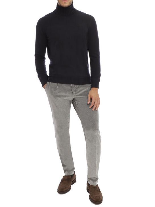 pantaloni-myths-velvet-soft-touch-grigio-26wm19long-14-fr-34